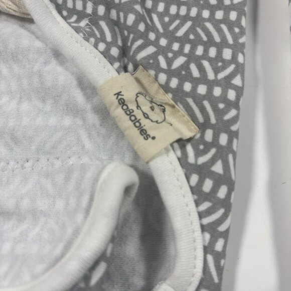 2 KeaBabies Baby Soothe Swaddle Wrap Organic Size 0-3 Months Gray White - Picture 3 of 7